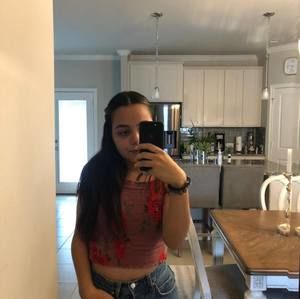 Meet your Posher, Valentina